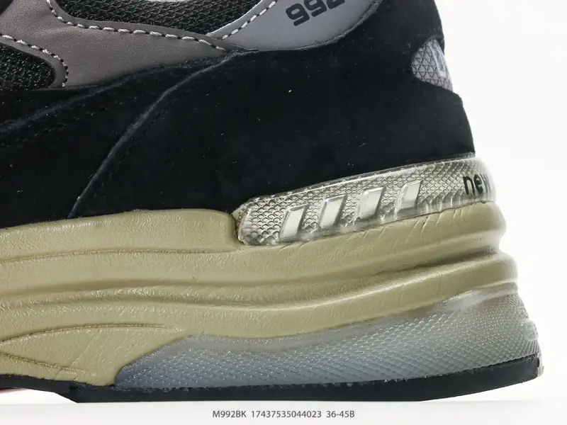 New Balance Sepatu Olahraga Retro Bernapas Bantalan M992BK #17437535044023